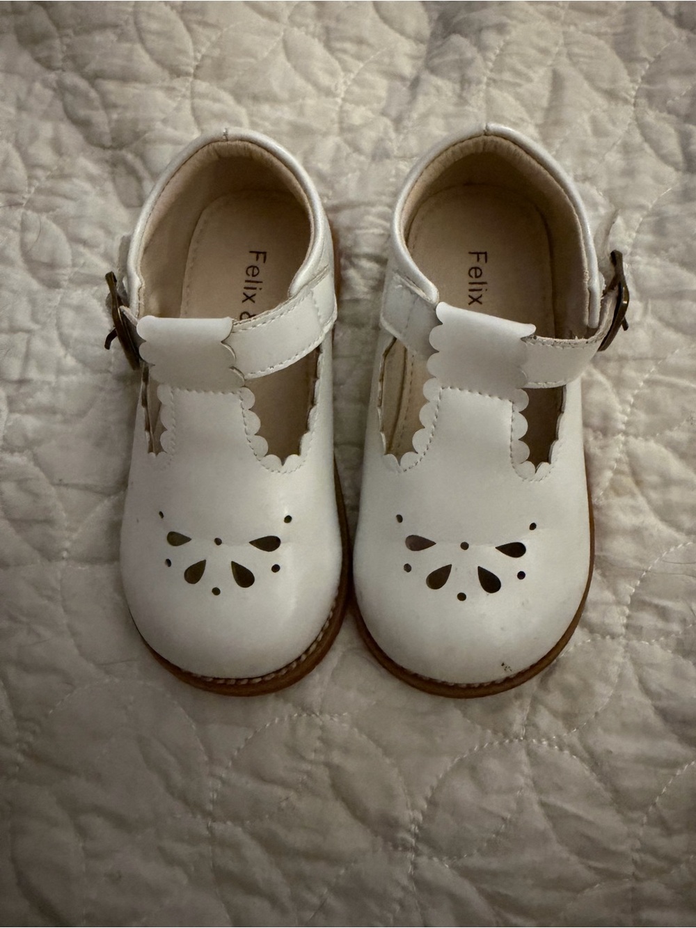 Felix and Flora White Girls' Mary Jane Dress Shoes with Scalloped Strap